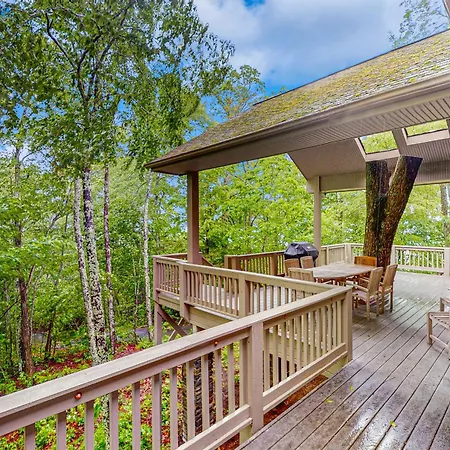 Into The Trees Villa